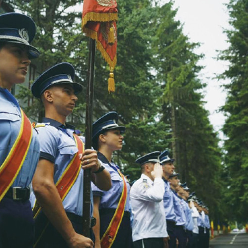 Peste 1.450 de elevi depun Jurământul de credință la școlile de agenți de poliție din Câmpina și Cluj-Napoca