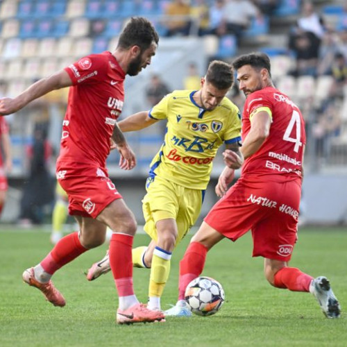 Meci captivant: Petrolul învinge cu 4-1 Sibiu