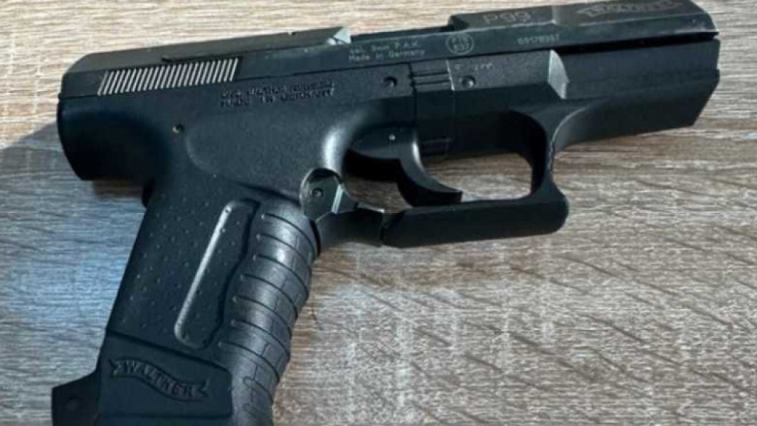 Pistol și cartușe furate în Ilfov. Poliția caută autorul