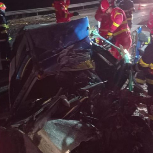 FOTO. Accident în Suceava: un bărbat mort, altul rănit în ciocnirea dintre maşină şi camion pe centură