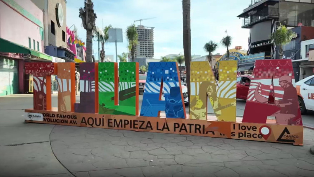 Români ajută imigranții blocați în Tijuana