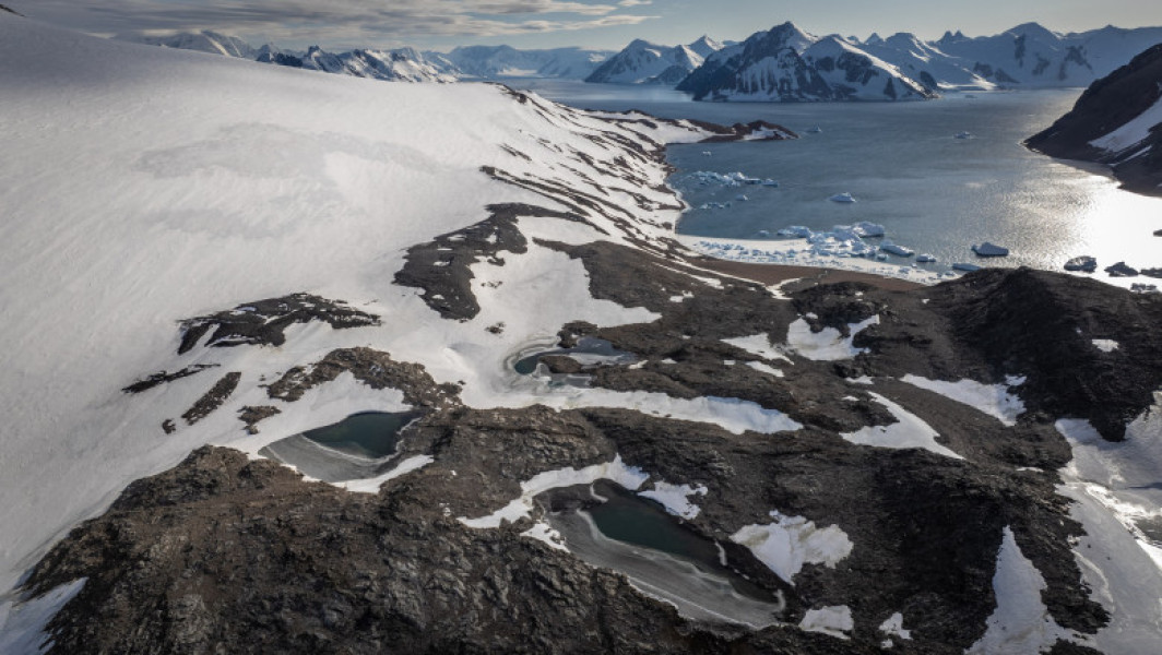 Cercetători sud-africani blocați în Antarctica se confruntă cu o amenințare internă