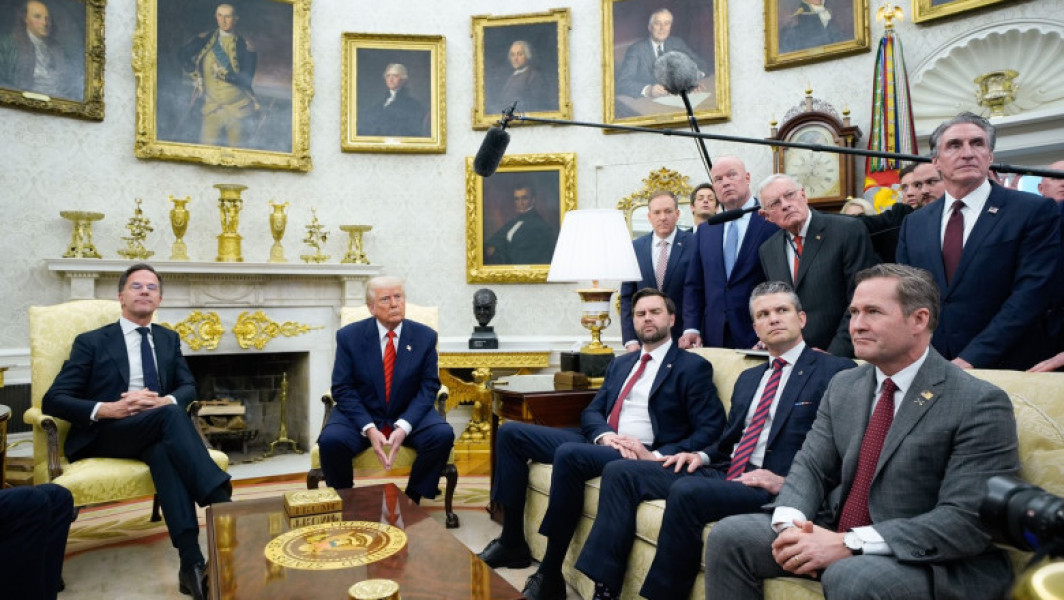 Donald Trump transformă Biroul Oval într-un spațiu de expoziție
