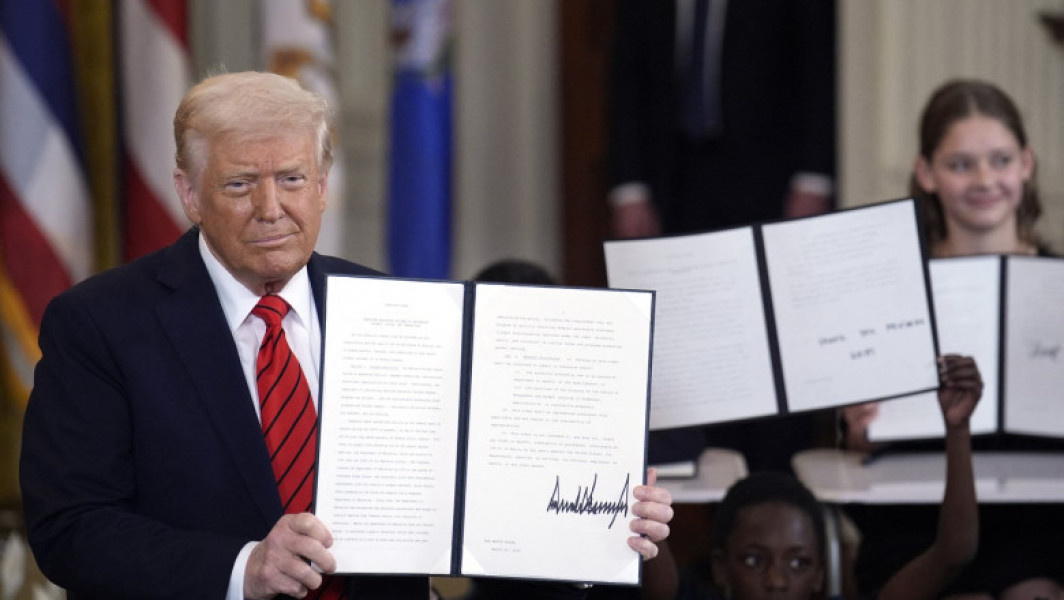 Donald Trump semnează decret pentru eliminarea Departamentului Educației