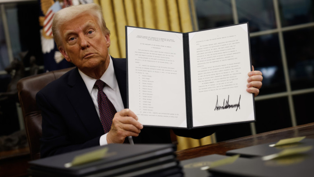 Donald Trump semnează un ordin pentru creșterea producției de minerale esențiale în SUA