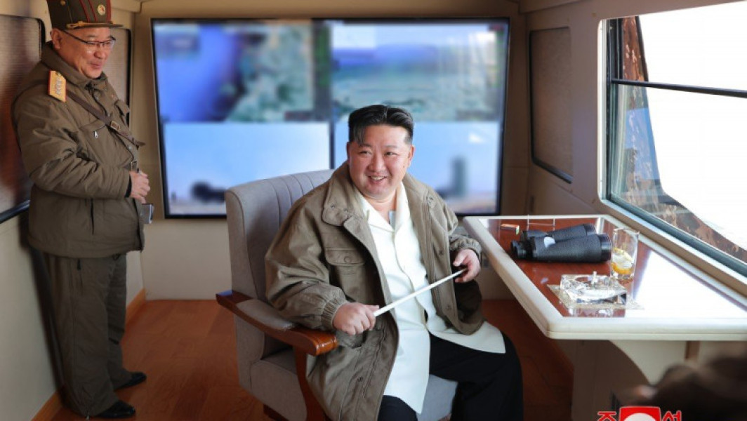 Coreea de Nord a testat o rachetă antiaeriană sub supravegherea lui Kim Jong Un