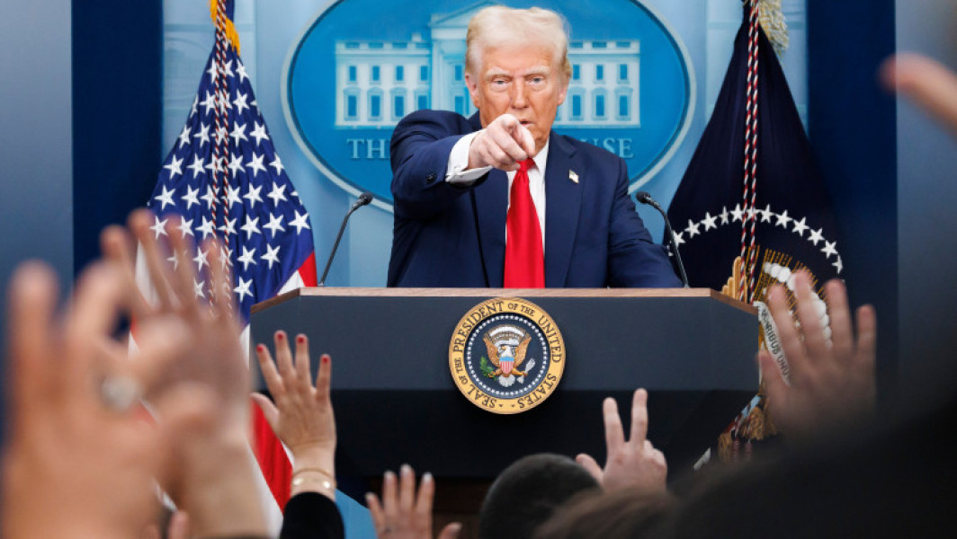 Donald Trump vrea să oprească finanțarea radioului NPR și televiziunii PBS