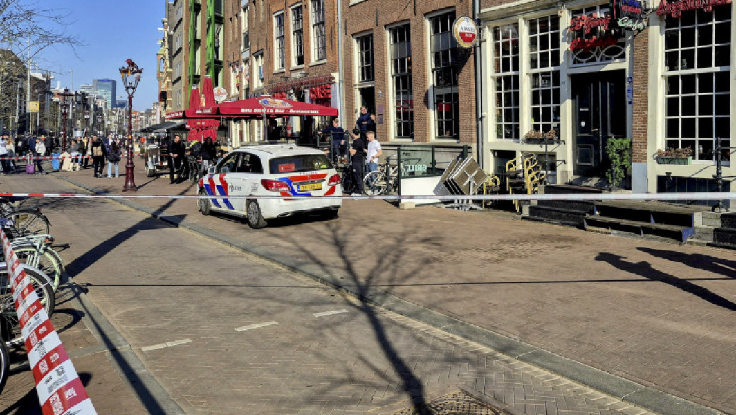 Cinci persoane rănite într-un atac cu cuțitul în apropiere de piața centrală Dam din Amsterdam