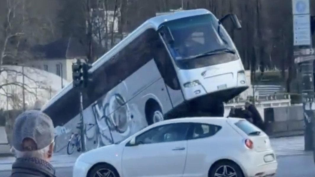 Accident tragic pentru un sofer de autocar la Torino