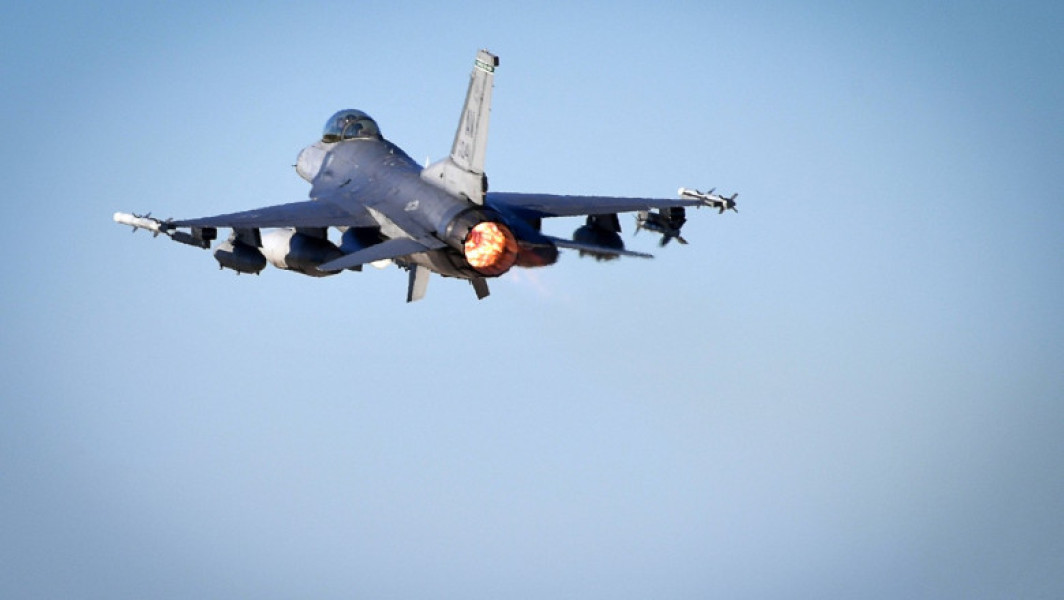 Pilot ucrainean de F-16: Forțele ruse se feresc de avioanele occidentale