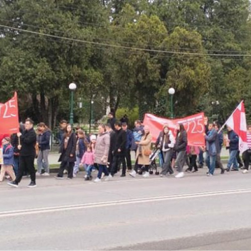 Peste 700 de persoane au participat la &quot;Marșul pentru viață&quot; în Vălenii de Munte
