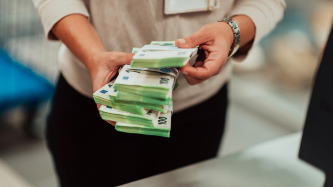 Seful UBS AG, cel mai bine platit director din Europa