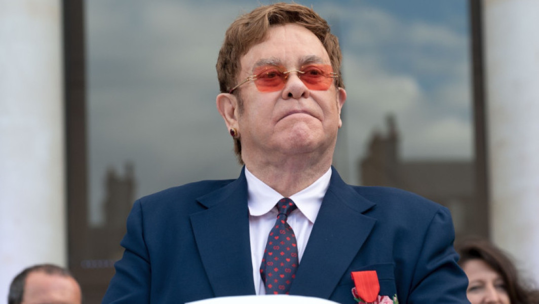 Rusia include organizația lui Elton John pe lista "organizatiilor indezirabile"