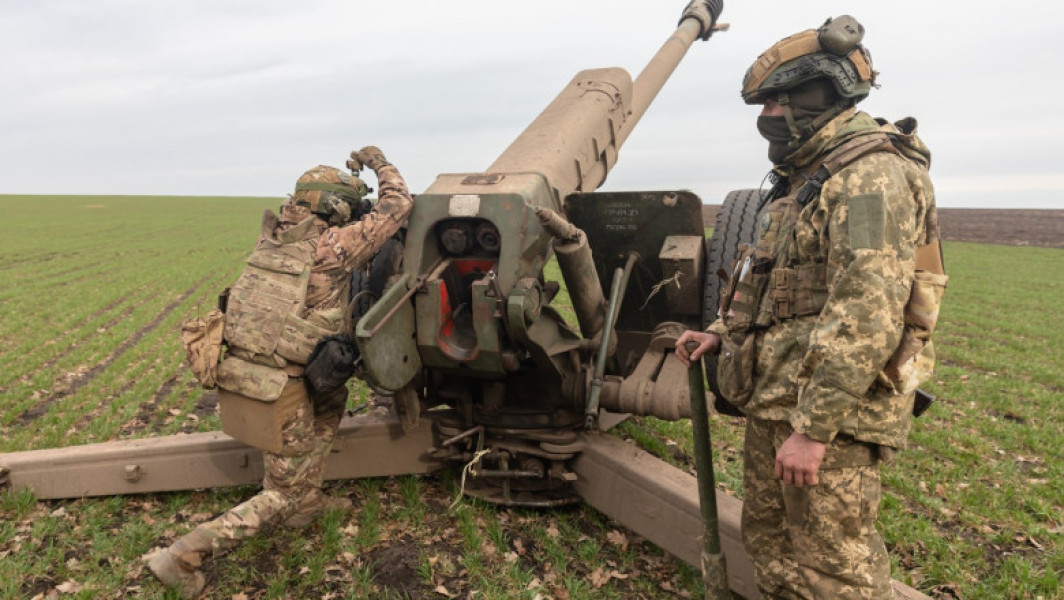 Rusia reintroduce obuziere M-30 în armată pentru a compensa pierderile