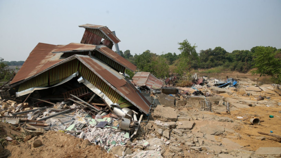 Ploile complică ajutoarele în Myanmar după cutremur