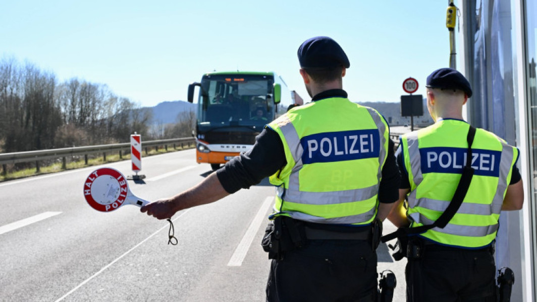 Germania pierde primul loc în Europa în ceea ce privește cererile de azil