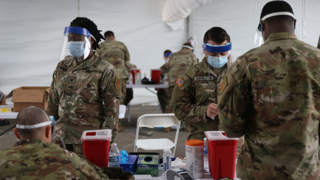 Pentagonul va despăgubi militarii concediați pentru refuzul vaccinării