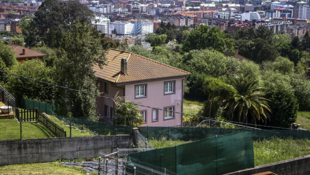 Trei copii din Oviedo, Spania, găsiți în condiții inumane