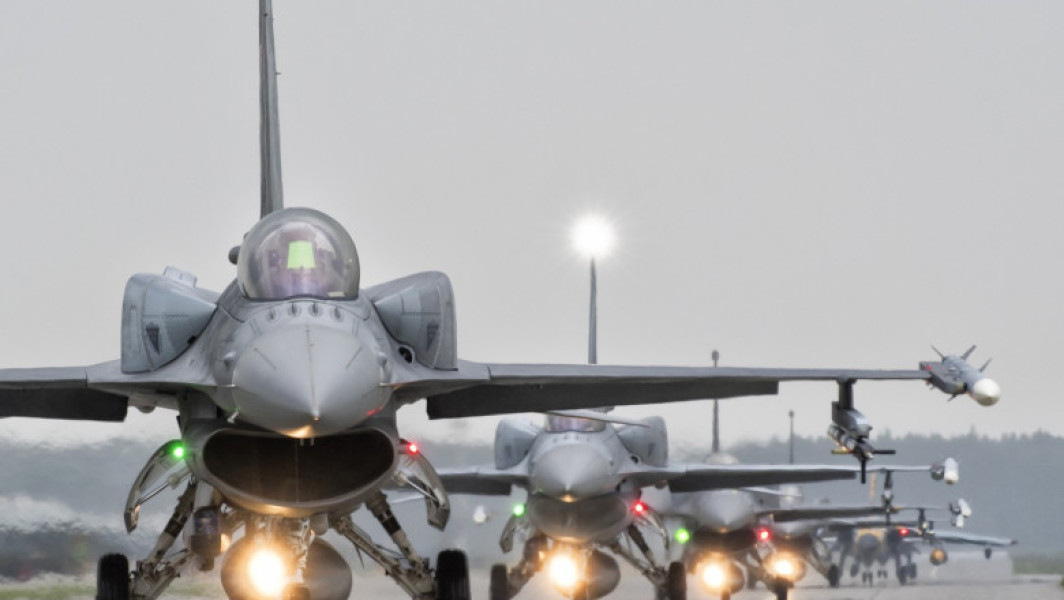 România și Olanda creează un centru comun pentru instruirea personalului tehnic ucrainean pentru F-16