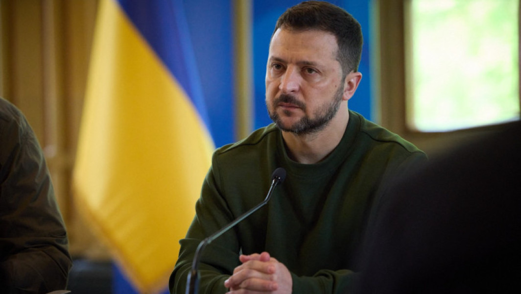 Zelenski avertizează: Retragerea SUA din negocierile de pace ar avantaja Rusia