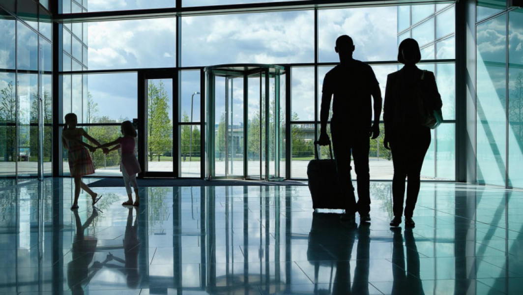 Uniunea Europeană va modifica regulile privind despăgubirile pentru pasagerii aerieni