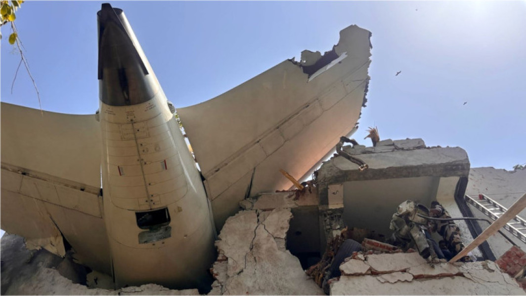 un accident grav: avionul Boeing 787-8 Dreamliner s-a prăbușit în Ahmedabad, cel puțin 265 de morți