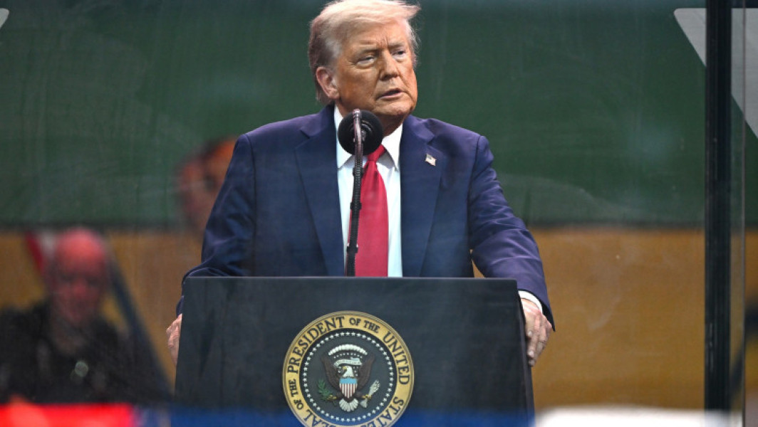 examinarea extinderii restricțiilor de calatorie de către administrația Trump