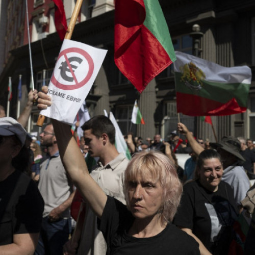 bulgaria se apropie de aderarea la zona euro în ciuda provocărilor politice și sociale