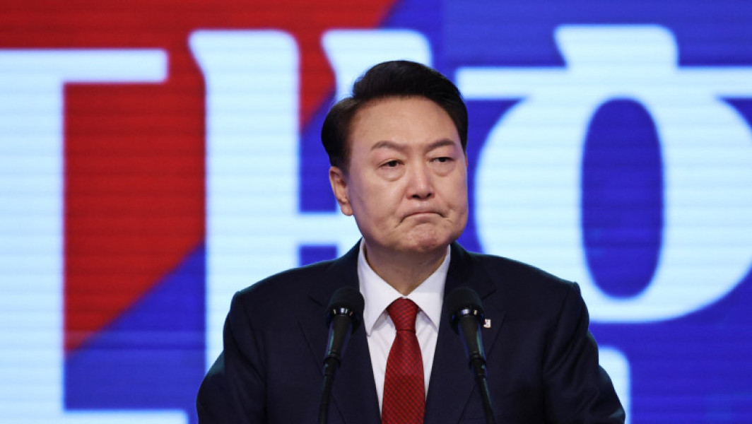 Yoon Suk Yeol, fostul președinte al Coreei de Sud, se află din nou în centrul unui dosar penal de amploare, după ce procurorii speciali au depus o nouă cerere de arestare preventivă. În acest caz, el este acuzat de insurecție, abuz în serviciu și obstructionarea justiției, după ce a decretat legea marțială în decembrie anul trecut.