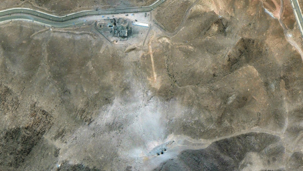 Iranul continuă cooperarea cu Agenția Internațională pentru Energie Atomică, în ciuda restricțiilor impuse de parlamentul său, afirmă ministrul de externe Abbas Araqchi. Acesta subliniază că accesul la instalatiile nucleare bombardate ridică probleme de siguranță, relatează Reuters.