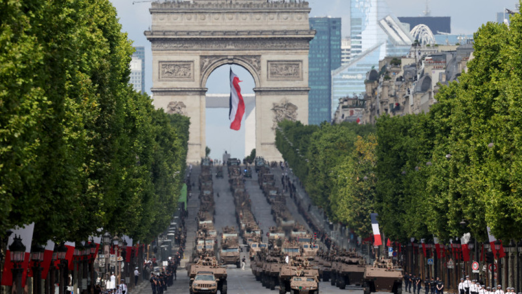 franța a sărbătorit ziua națională cu o paradă militară spectaculoasă la paris