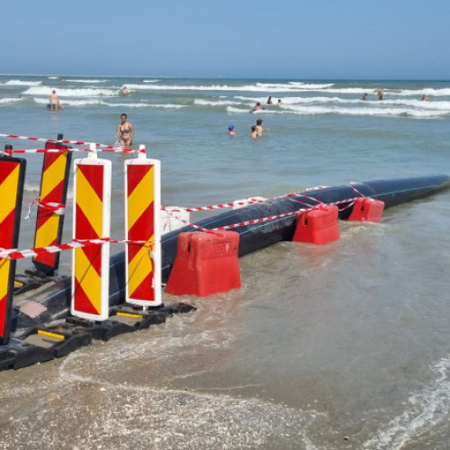 Foto Primăria Năvodari, sancționată din cauză că o ţeavă deversează ape pluviale în mare. Amenzi de peste 800.000 lei pe litoral