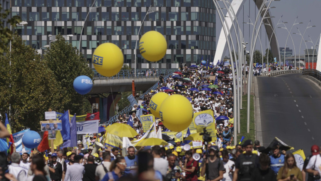 Sindicatele din învățământ continuă protestele împotriva măsurilor guvernului