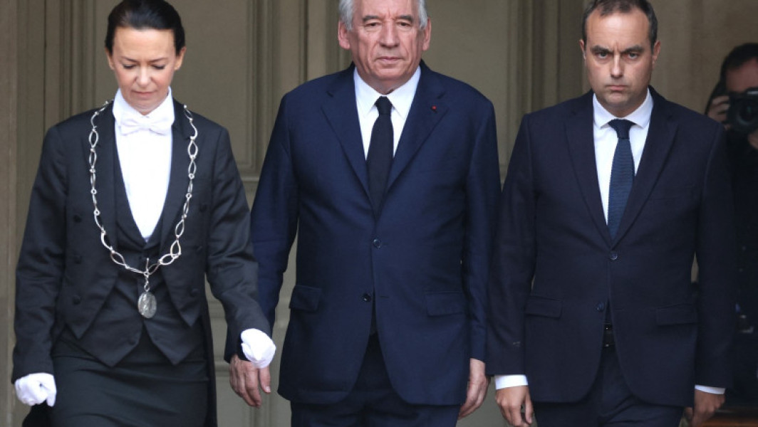 Fitch retrogradează Franţa la A+, sub presiune politică şi fiscală