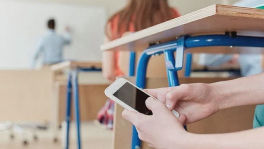Suedia va interzice telefoanele mobile în toate școlile începând din 2026