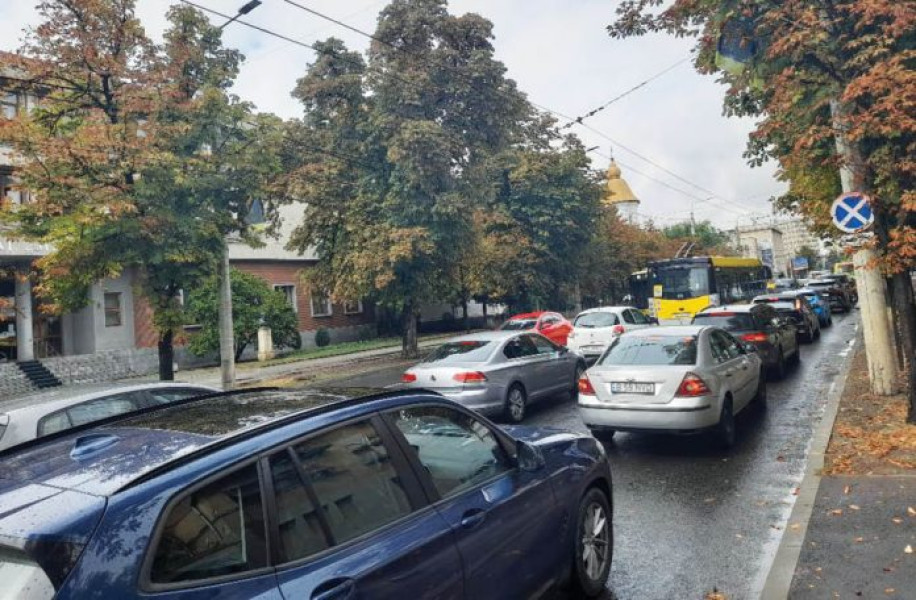Incendiu de proporții în Prahova, intervenție rapidă a pompierilor