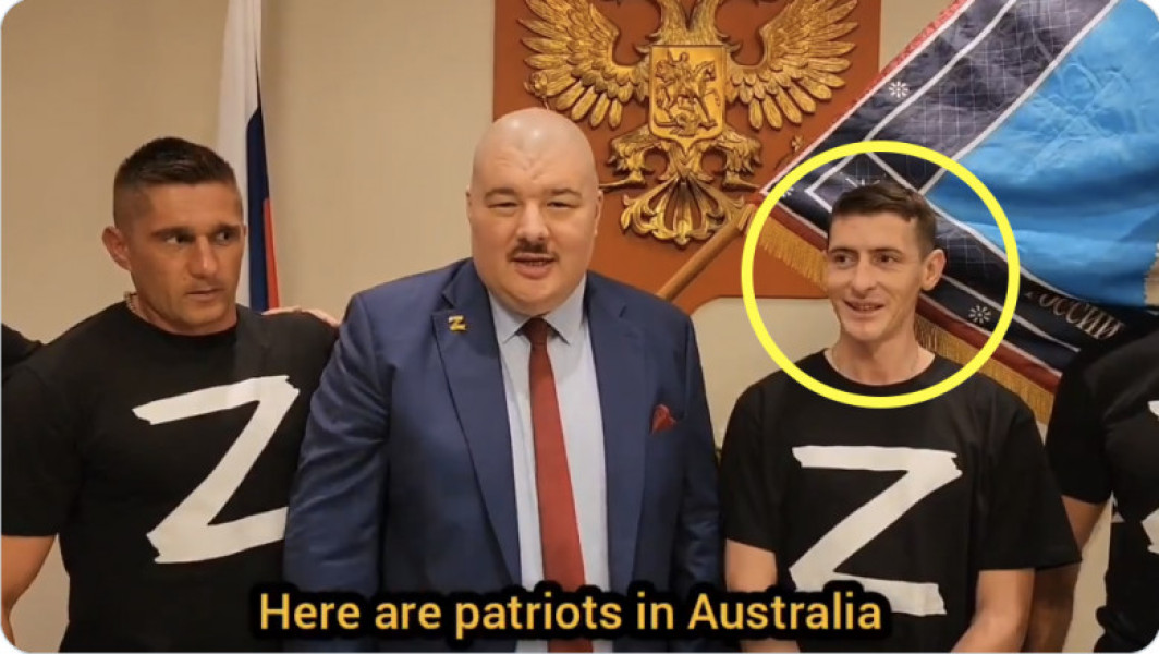 Fiul vitreg al comandantului-șef al armatei ucrainene, Ivan Sîrski, a fost filmat în tricou cu litera „Z”, pledând pentru victoria Rusiei, susținut de alți tineri fanatici.