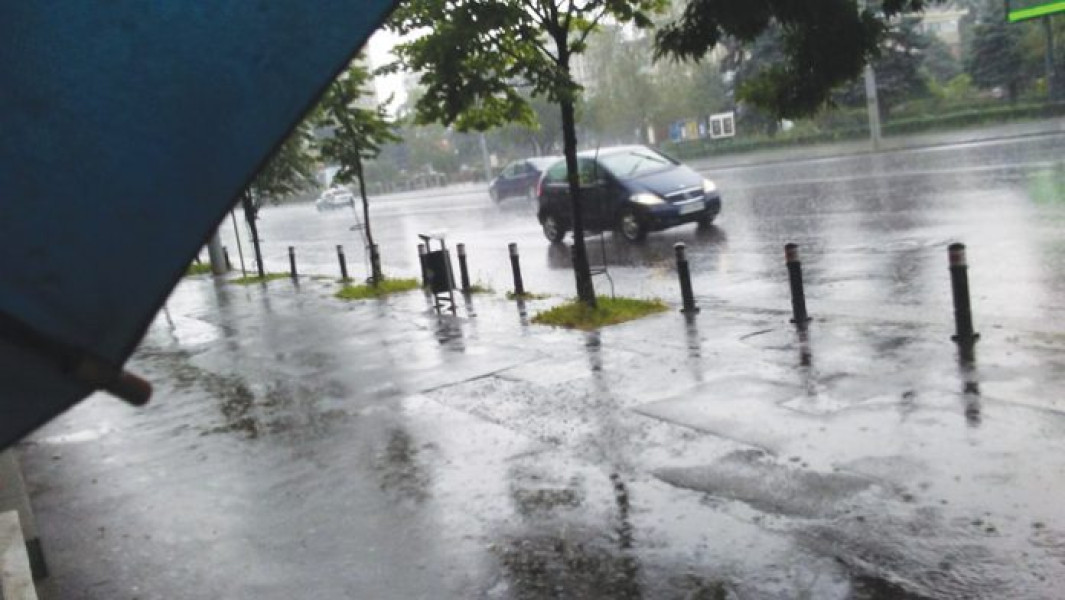 Temperaturi în scădere și ploi în majoritatea regiunilor în următoarele două săptămâni