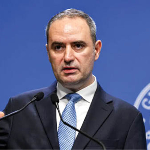 Ministrul de Finanţe respinge creşterea taxelor pentru reducerea deficitului