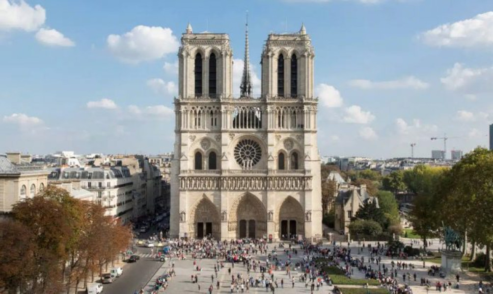 Turnurile Catedralei Notre-Dame din Paris se redeschid pentru vizitatori după restaurare
