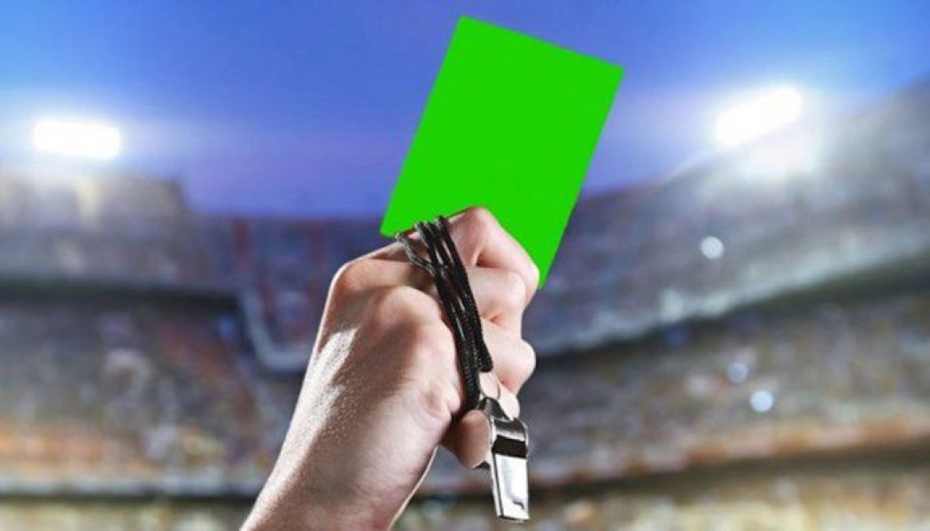 Cartonașul verde, introdus în fotbal, a anulat un penalty în meciul Maroc-Spania
