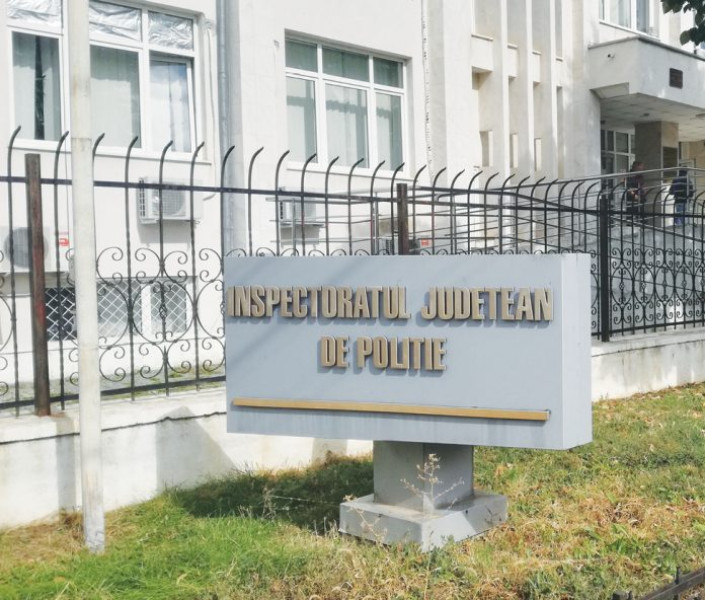 Bărbat din Ploiești cercetat după ce fiul minor a fost filmat conducând mașina
