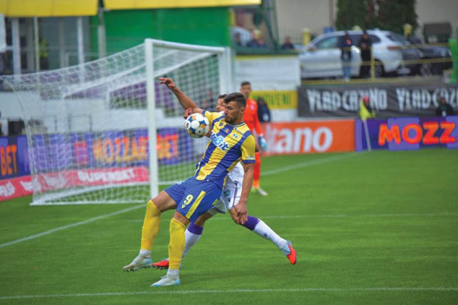 Petrolul obține prima victorie după cinci înfrângeri, în meciul cu FC Argeș la Mioveni