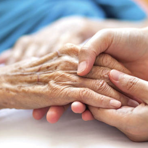 Majoritatea cazurilor de cancer sunt diagnosticate la persoane peste 60 de ani, arată studiile