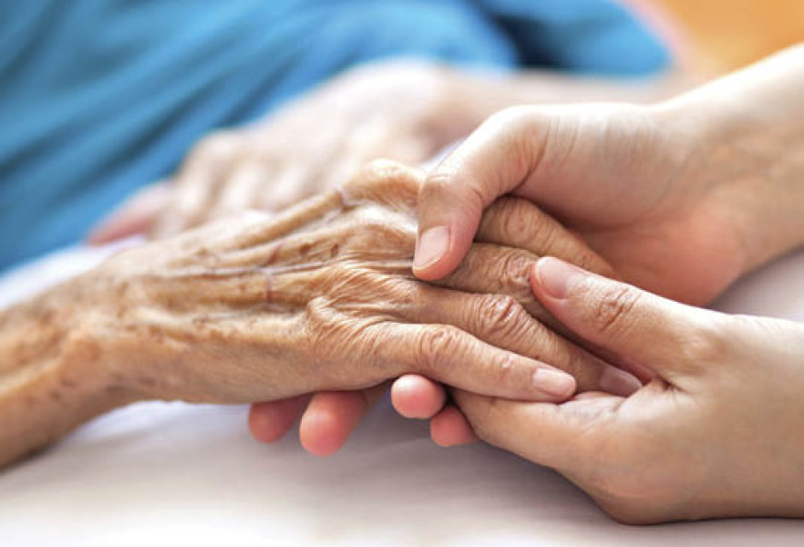 Majoritatea cazurilor de cancer sunt diagnosticate la persoane peste 60 de ani, arată studiile