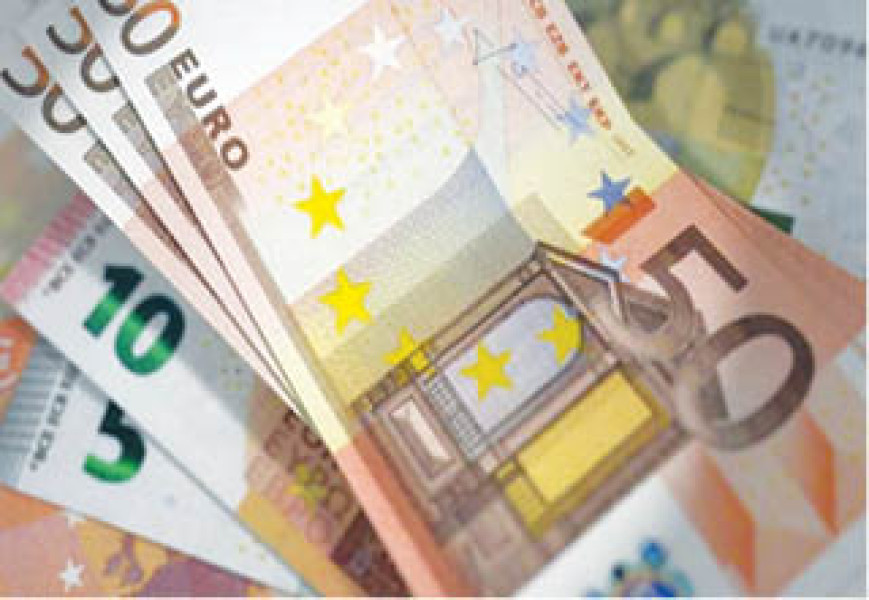 România înregistrează un deficit extern major în contrast cu excedentul UE