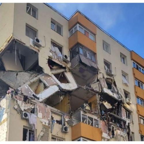 13 răniți, inclusiv doi copii, după explozia din blocul Rahova din București