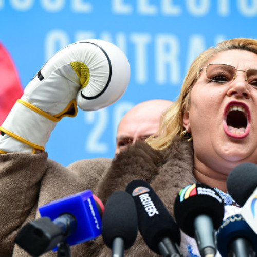 Diana Șoșoacă susține că a oprit discursul lui Zelenski în Parlamentul României
