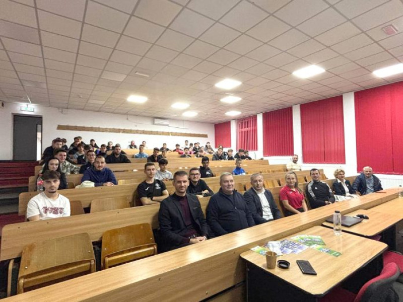 Un nou val de arbitri începe pregătirea în Prahova