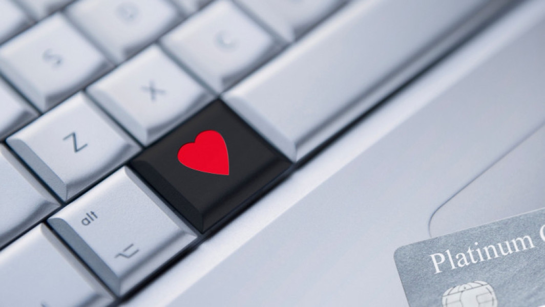 Fost colonel SUA, arestat pentru transmitere ilegală de informații secrete pe un site de dating